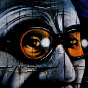 Street-art représentant le haut d'un visage d'homme avec lunettes - France  - collection de photos clin d'oeil, catégorie streetart